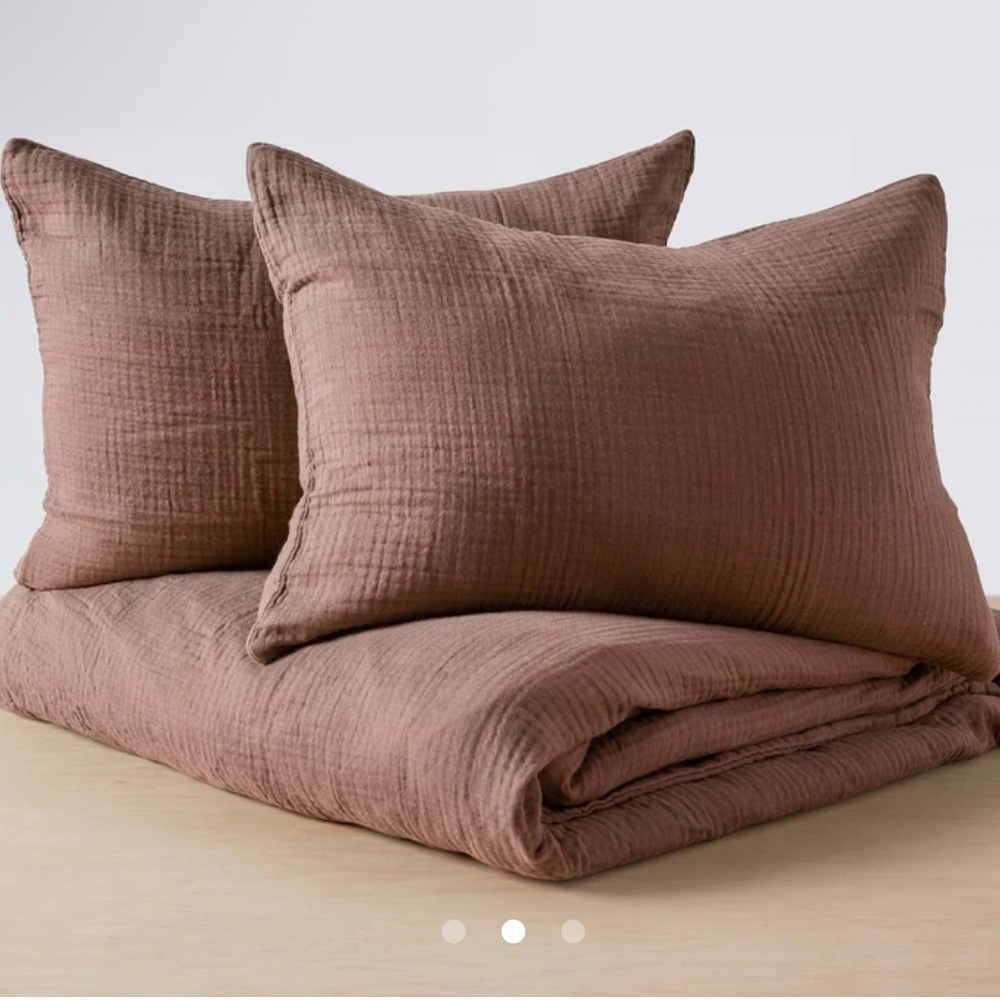 The Citizenry Organic Cotton Gauze Duvet Set
Woven in Turkey